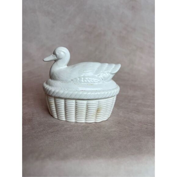 Vintage White Ceramic Duck Hen on Nest - Picture 3 of 9